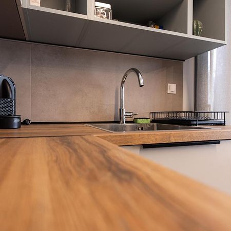 Cozy Apartment In Kalamaria, Tesalonika Bagian luar foto
