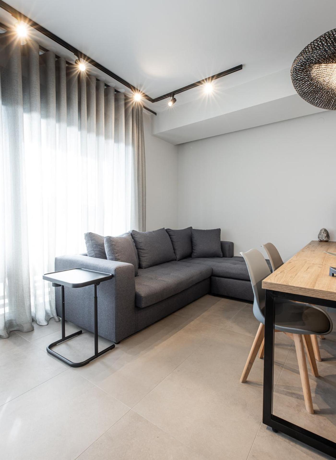 Cozy Apartment In Kalamaria, Tesalonika Bagian luar foto