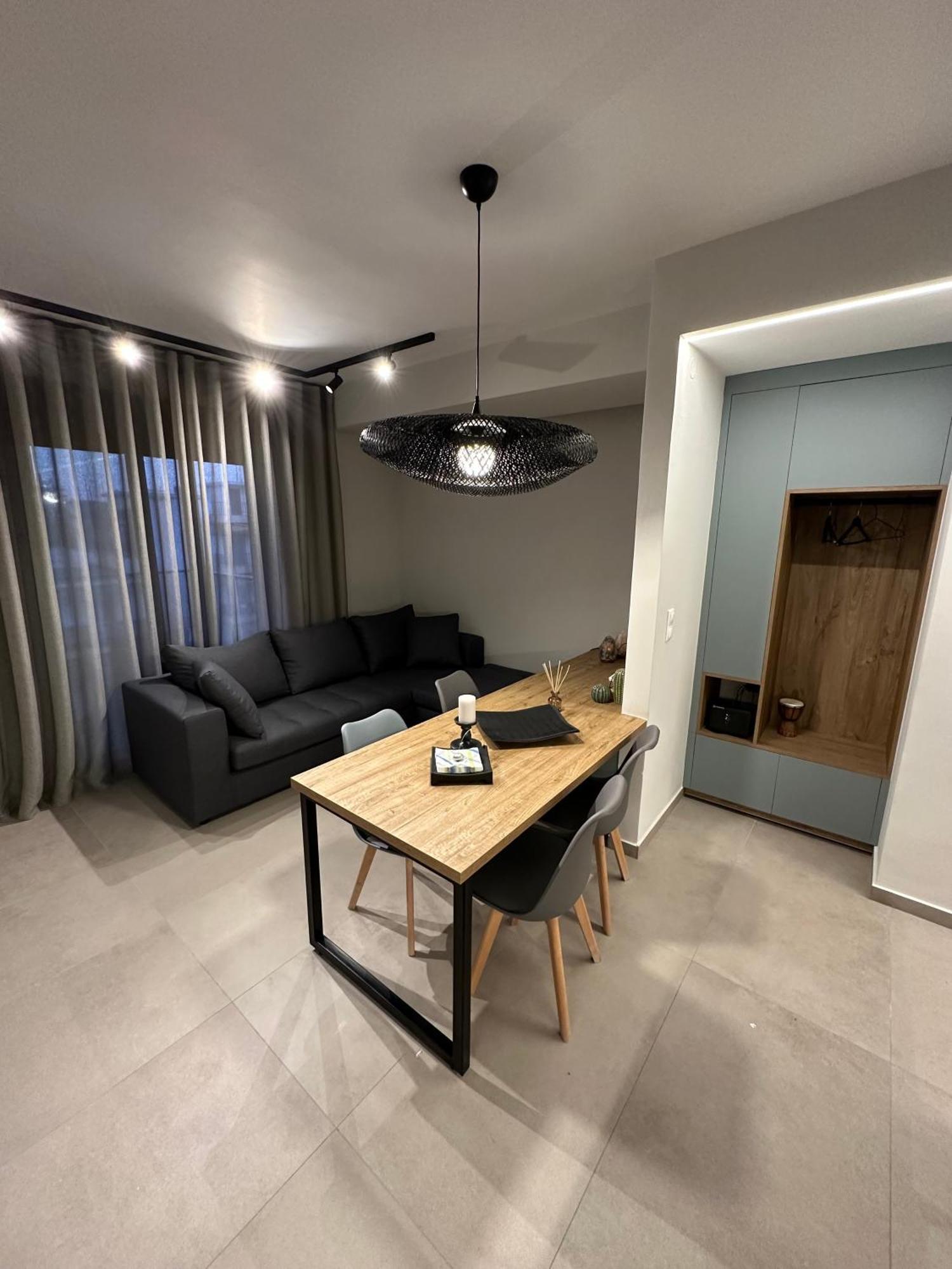 Cozy Apartment In Kalamaria, Tesalonika Bagian luar foto